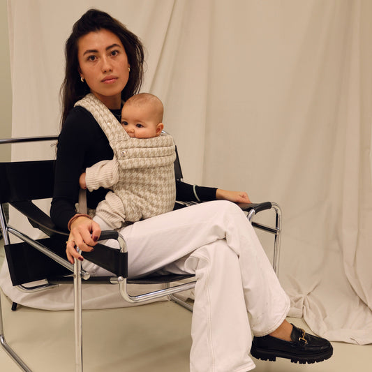 Dětské nosítko - béžová kohoutí stopa